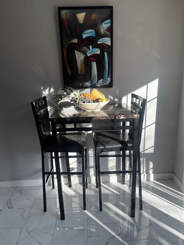 Spacious 4-bedroom house with AC, in El Cerrito CA with views of Mt. Tamalpais,