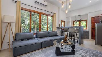 Design Villa, 2 Bedrooms, Terrace, Sea View | Living area