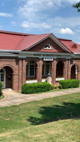 K's Cozy 3-bedroom home in welcoming Tuskegee