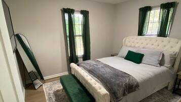 3 chambres, fer et planche à repasser, Wi-Fi gratuit, draps fournis