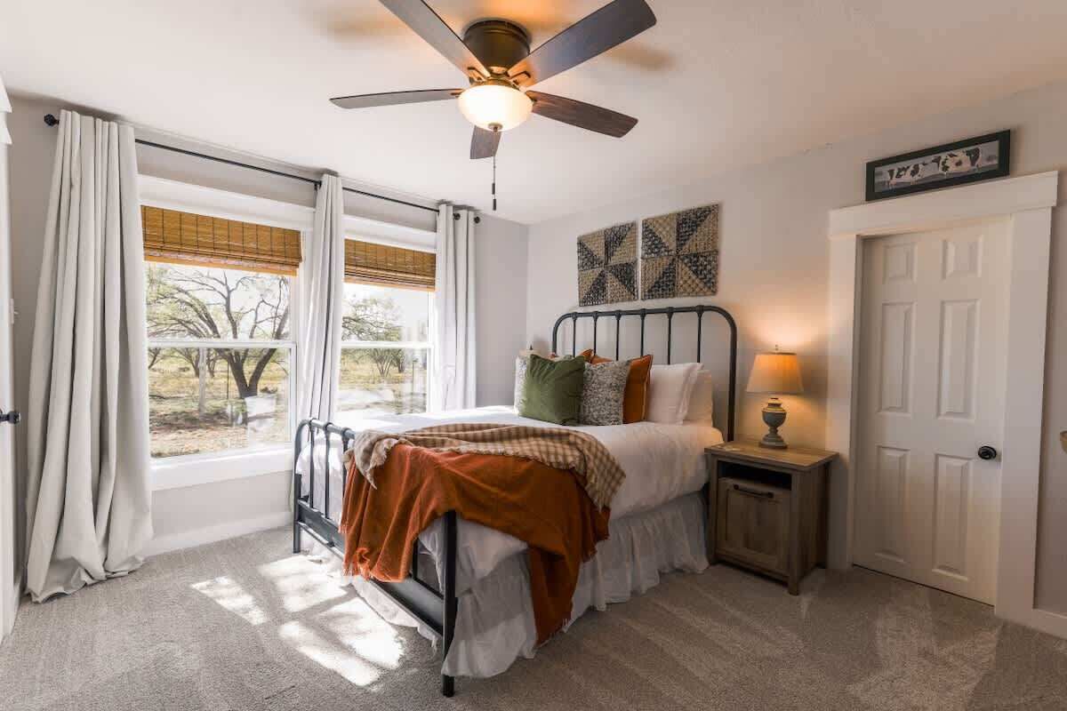 4 bedrooms, iron/ironing board, travel crib, free WiFi