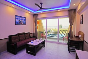 Deluxe Double Room, Balcony, River View | Hypo-allergenic bedding, minibar, desk, laptop workspace - Sher Bengal River Resort (Uluberiya)