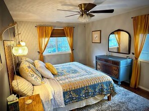 4 bedrooms, desk, iron/ironing board, WiFi