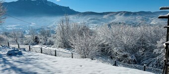 Log cabin in Trnčići