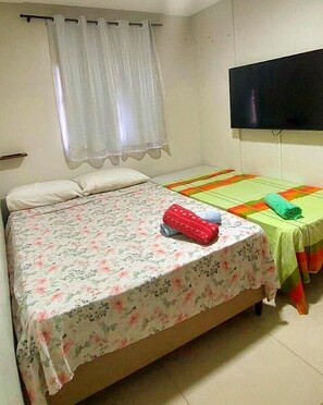 2 habitaciones, cortinas blackout y tabla de planchar con plancha 