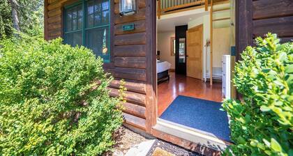 Pine Studio | Perfect Ephraim Fall Hideaway for Two