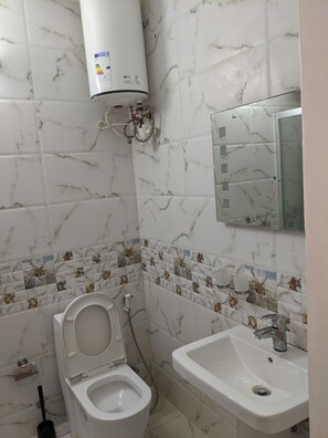 Shower, bidet, toilet paper - Apartment 175 m², Dakar, Virage (Dakar)