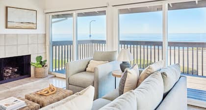 Blue Horizon, Watch the sunset from this 3-bedroom Carlsbad condo