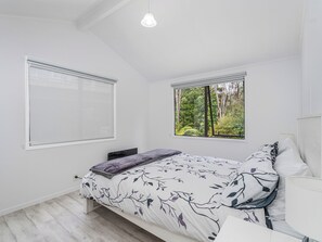 2 Schlafzimmer, Reisekinderbett, WLAN, Bettwäsche