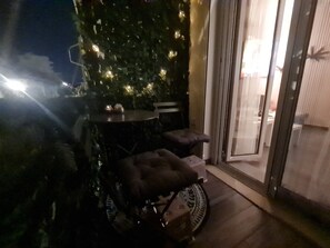 Terrace/patio - Cozy apartment next to tram and metro station, 1500 meters from Acropolis (Athina)