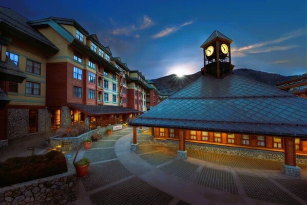 Exterior - Romantic Escape to Lake Tahoe Marriott’s Timber Lodge Resort (South Lake Tahoe)