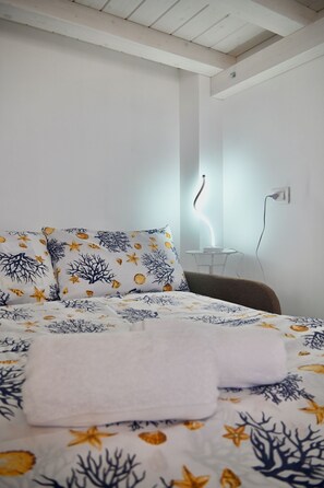 Family Room, Sea View, Ground Floor | Bed sheets - Mare Arcobaleno - Casa Vacanze (Pachino)