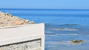 Superior Room, City View, Sea Facing | Terrace/patio