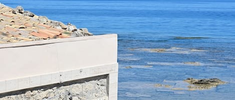 Chambre Supérieure, vue ville, vue mer | Terrasse/Patio