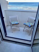Habitación básica, no fumadores, vistas al mar | Terraza o patio