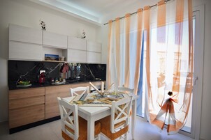 Familieværelse - havudsigt - stueetage | Opholdsområde