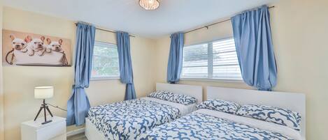 3 chambres, fer et planche à repasser, Wi-Fi gratuit, draps fournis