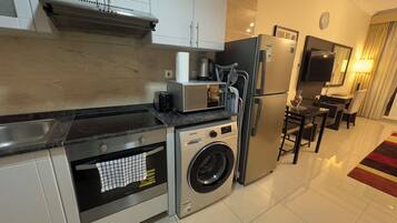 Fridge, microwave, stovetop, electric kettle