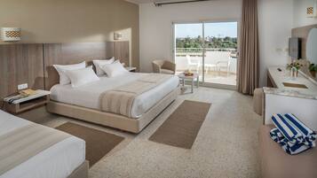 Quadruple Room | Free WiFi, bed sheets
