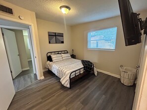 3 bedrooms, iron/ironing board, travel crib, WiFi