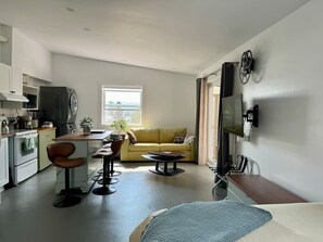 Cuna de viaje, wifi y ropa de cama 