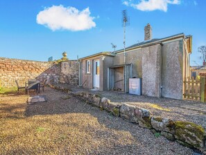 Unclassified image, 5 of 22, button - South Lodge - UK48318 (Berwick-Upon-Tweed)