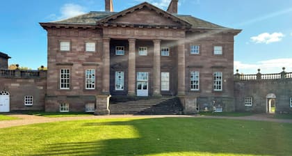 South Lodge - UK48318