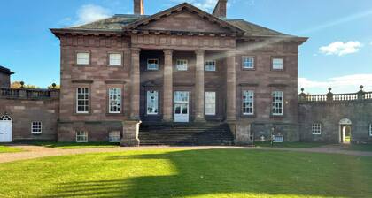 South Lodge - UK48318