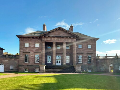 South Lodge - UK48318