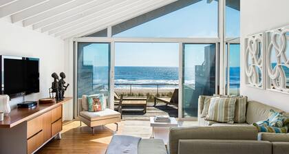 Mint Oceanfront Fire Island Pines 2 BR/2 bath Co-op