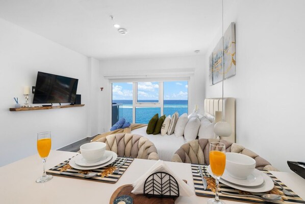 Iron/ironing board, free WiFi, bed sheets - Coastal Chic: Ocean View Studio Retreat (Oranjestad)