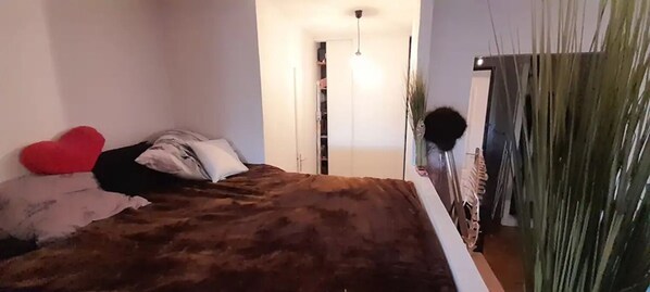 1 bedroom - Quiet, cozy nest opposite a park, close to public transport... (Bagnolet)