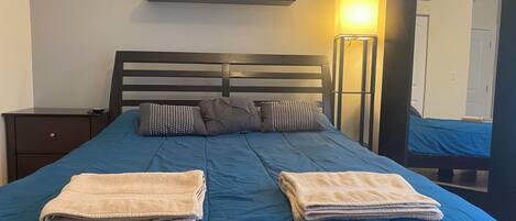 2 slaapkamers, een strijkplank/strijkijzer, wifi, beddengoed