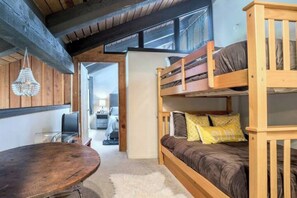 3 Schlafzimmer, Bügeleisen/Bügelbrett, WLAN, Bettwäsche