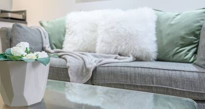 Central Leeds Duplex with Fantastic Canal Views - Pass the Keys