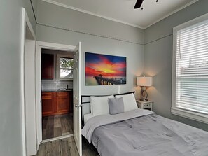 2 bedrooms, iron/ironing board, internet, bed sheets - Pleasure Pier Retreat #2 | In Town Location (Galveston)