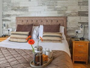 3 bedrooms, free WiFi, bed sheets