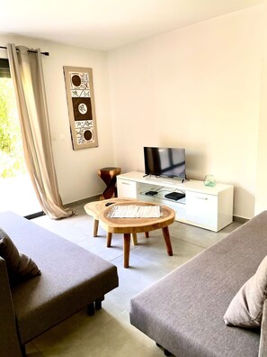 Living area - New 2 bedroom house, Sainte-Anne (Sainte-Anne)