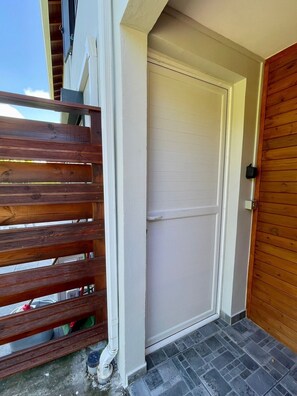 Exterior detail - New 2 bedroom house, Sainte-Anne (Sainte-Anne)
