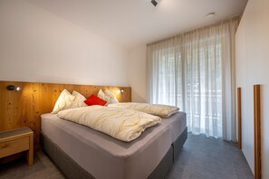 1 bedroom, free WiFi, bed sheets