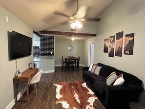 Smart TV - Whispering Woods Hideaway - Centrally Located (Jacksonville)