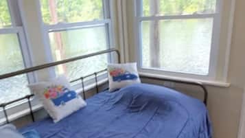 3 chambres, accès à Internet, literie fournie