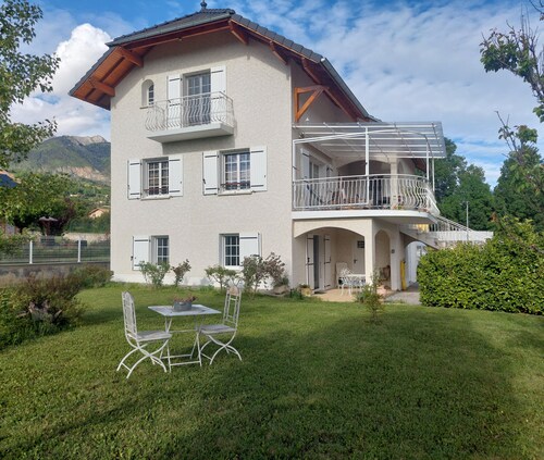 L'Ecrin logement meublé de tourisme classé 3 étoiles.