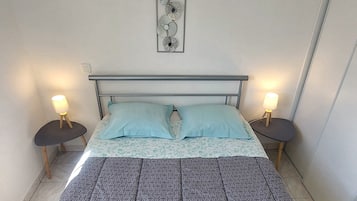 1 bedroom, iron/ironing board, travel cot, free WiFi