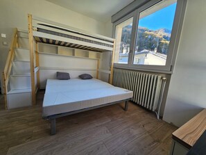 1 bedroom, iron/ironing board, WiFi - Charming apartment with terrace - 3 pers. - Luchon (Bagnères-de-Luchon)