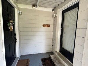 Interior - Southside Cozy Cottage (Jacksonville)