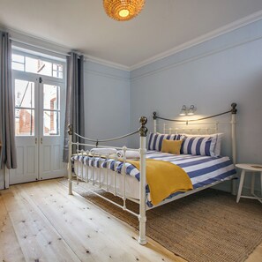 Luxury Apartment, 2 Bedrooms, Courtyard View