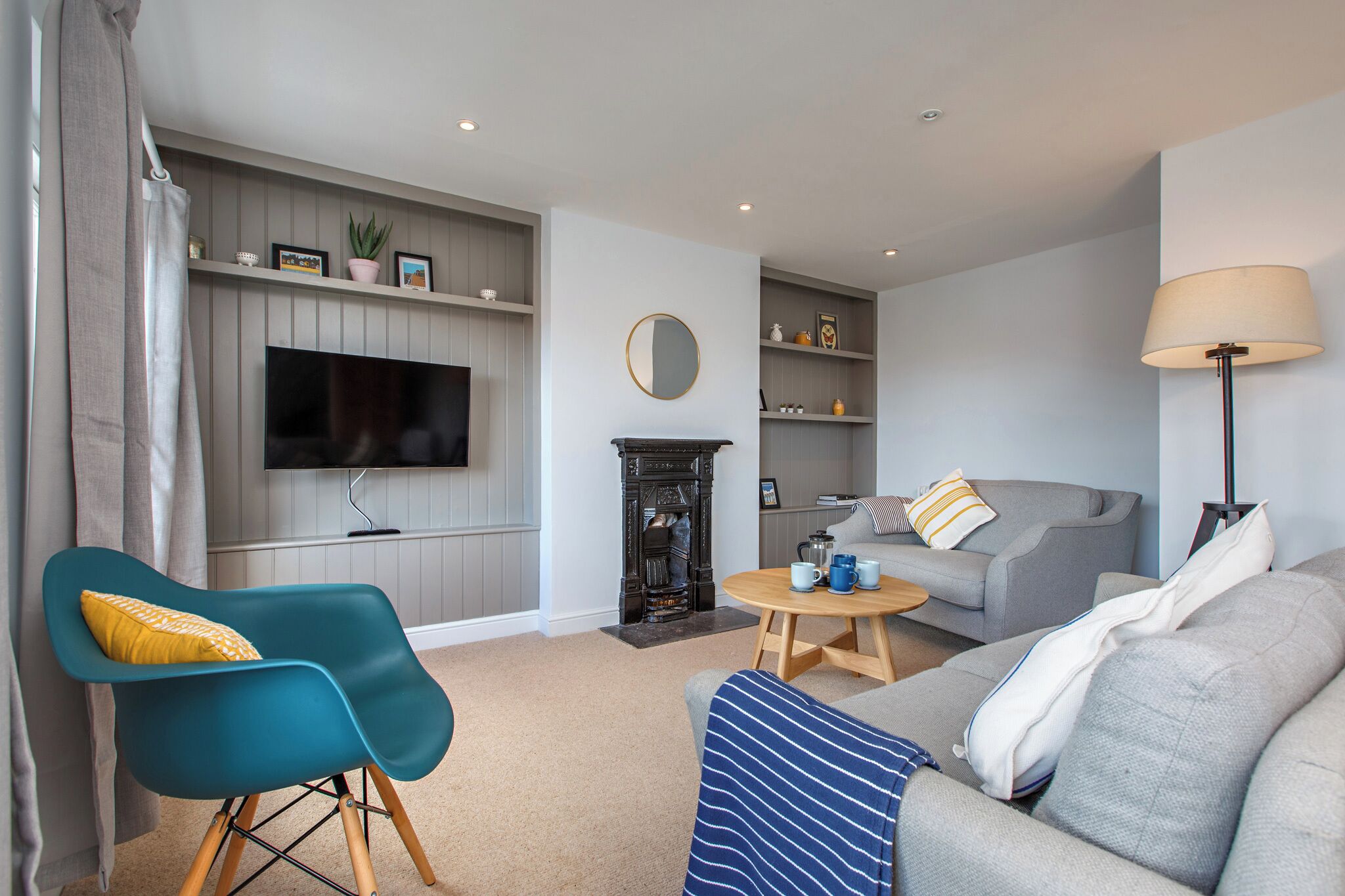 Deluxe Duplex, 3 Bedrooms, Sea View | Living area | TV