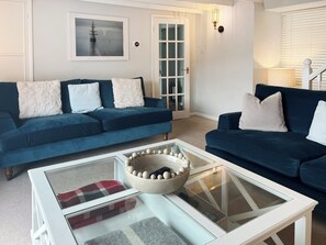 TV - 3 bedroom accommodation in Fowey (Fowey)