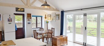 Khukra Kharka Cottage - a cottage that sleeps 4 guests in 2 bedrooms